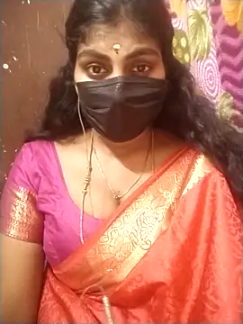 Snapshot of Nithiila chatting on 09.19.25 Nithiila online show from 09.19.25