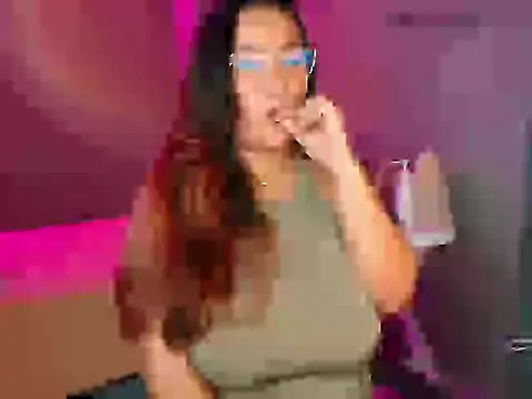 Snapshot of sophiejuicy_ chatting on 10.09.25 sophiejuicy online show from 10.09.25