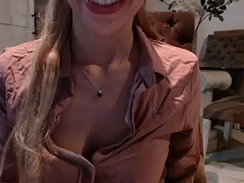 Snapshot of Marrr-hot chatting on 11.06.25 Marrr-hot online show from 11.06.25