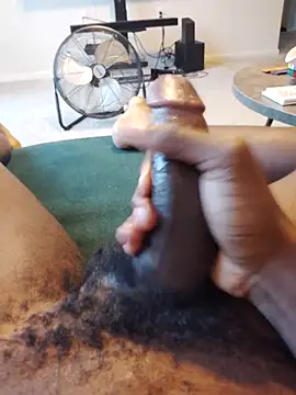 Snapshot of DarkSkinStroker chatting on 09.28.25 DarkSkinStroker online show from 09.28.25