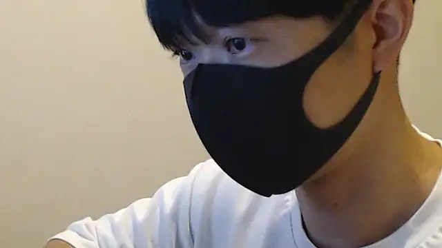 Snapshot of shin_brief chatting on 09.13.25 shin brief online show from 09.13.25