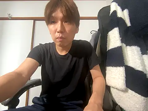 Snapshot of yuton_2525 chatting on 09.18.25 yuton 2525 online show from 09.18.25