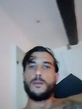 Snapshot of BogossFrench chatting on 10.09.25 BogossFrench online show from 10.09.25