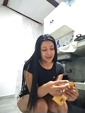 Snapshot of Coralaine_96 chatting on 09.09.25 Coralaine 96 online show from 09.09.25