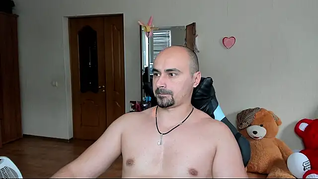 Snapshot of Gri_SH chatting on 09.30.25 Gri SH online show from 09.30.25