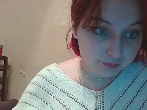 Snapshot of Aynii chatting on 11.02.25 Aynii online show from 11.02.25