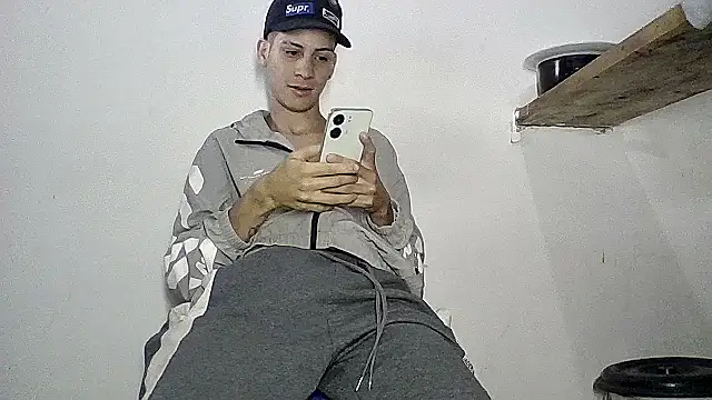 Snapshot of sam_hottt chatting on 09.26.25 sam hottt online show from 09.26.25