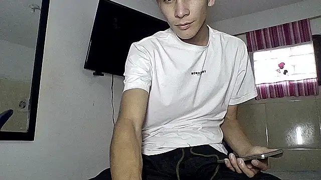 Snapshot of sam_hottt chatting on 10.15.25 sam hottt online show from 10.15.25