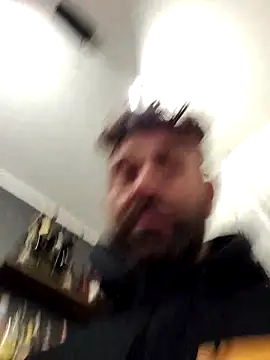 Snapshot of MatteoDom85 chatting on 10.26.25 MatteoDom85 online show from 10.26.25