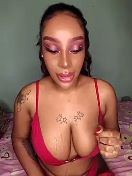 Snapshot of Queen_Amara chatting on 09.19.25 Queen Amara online show from 09.19.25