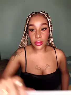 Snapshot of Queen_Amara chatting on 09.26.25 Queen Amara online show from 09.26.25