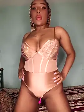 Snapshot of Queen_Amara chatting on 09.27.25 Queen Amara online show from 09.27.25