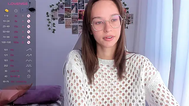 Snapshot of _Alissaa chatting on 10.06.25  Alissaa online show from 10.06.25