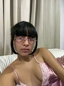 Snapshot of yourbabysquirt chatting on 11.18.25 yourbabysquirt online show from 11.18.25