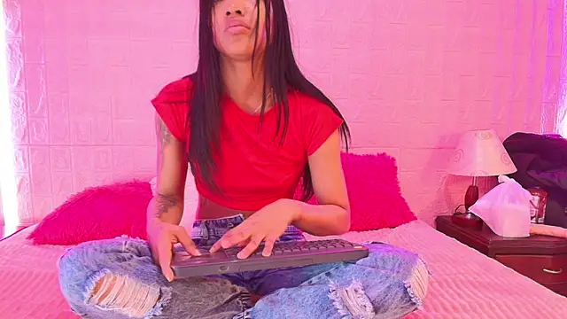 Snapshot of Baby_kinky-- chatting on 09.28.25 Baby kinky-- online show from 09.28.25