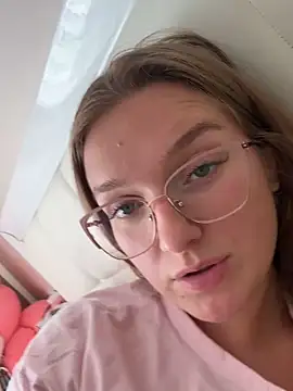 Snapshot of Bellatrisssaa chatting on 09.21.25 Bellatrisssaa online show from 09.21.25