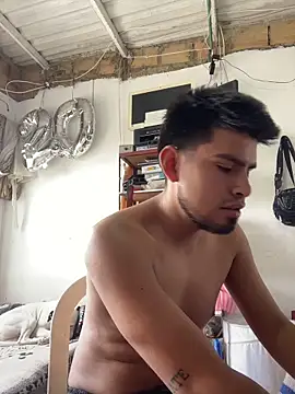 Snapshot of im_moiseis chatting on 10.30.25 im moiseis online show from 10.30.25