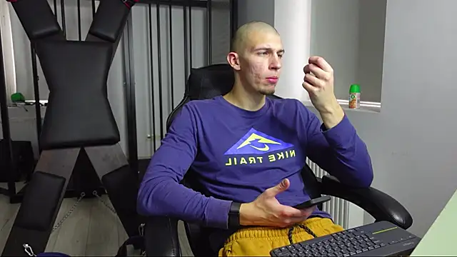 Snapshot of Ryan_Dozer chatting on 10.16.25 Ryan Dozer online show from 10.16.25