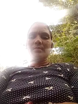 Snapshot of Monika_cut chatting on 10.19.25 Monika cut online show from 10.19.25