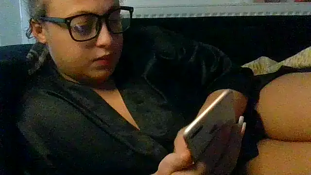 Snapshot of Welsh_Maya19X chatting on 10.17.25 Welsh Maya19X online show from 10.17.25