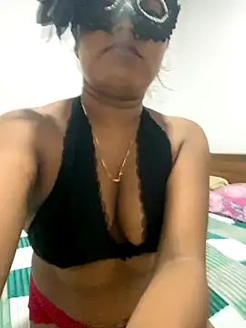 Snapshot of vinushi chatting on 10.16.25 vinushi online show from 10.16.25