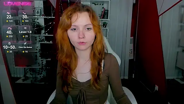 Snapshot of AlisHanson chatting on 10.14.25 AlisHanson online show from 10.14.25