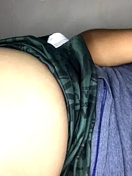 Snapshot of luzmelzinha chatting on 09.30.25 luzmelzinha online show from 09.30.25