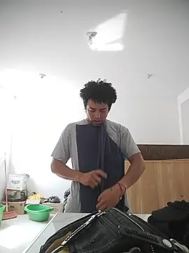 Snapshot of ThiagoFernandezChancay25 chatting on 10.29.25 ThiagoFernandezChancay25 online show from 10.29.25