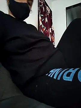 Snapshot of hottie_jenny9 chatting on 10.12.25 hottie jenny9 online show from 10.12.25