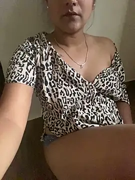 Snapshot of Varonicababy chatting on 10.25.25 Varonicababy online show from 10.25.25