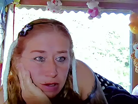 Snapshot of Effata30 chatting on 10.28.25 Effata30 online show from 10.28.25