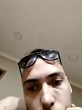 Snapshot of Strawboyy chatting on 10.30.25 Strawboyy online show from 10.30.25