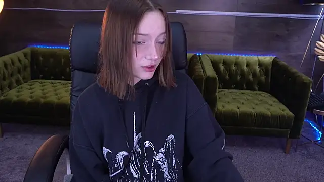 Snapshot of FoxyMayy chatting on 09.15.25 FoxyMayy online show from 09.15.25