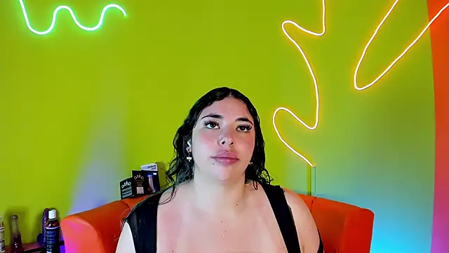 Snapshot of Bagiolett chatting on 10.16.25 Bagiolett online show from 10.16.25
