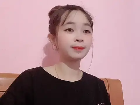 Snapshot of Suna7383 chatting on 10.23.25 Suna7383 online show from 10.23.25