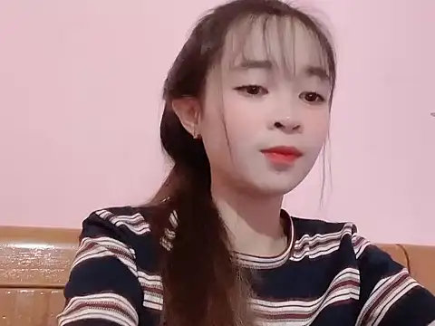 Snapshot of Suna7383 chatting on 10.28.25 Suna7383 online show from 10.28.25