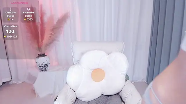 Snapshot of Qiyue99 chatting on 09.13.25 Qiyue99 online show from 09.13.25