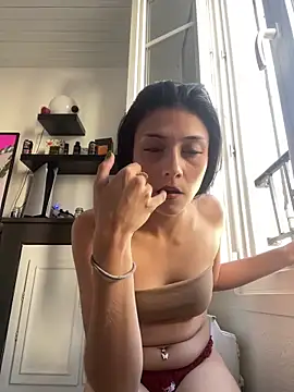 Snapshot of Zakiramym chatting on 10.05.25 Zakiramym online show from 10.05.25