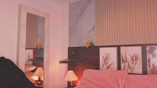 Snapshot of tokyoluu chatting on 11.10.25 tokyoluu online show from 11.10.25