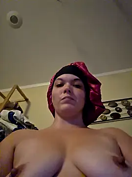 Snapshot of powhatanqueen chatting on 10.12.25 powhatanqueen online show from 10.12.25