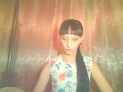 Snapshot of Irivana chatting on 10.11.25 Irivana online show from 10.11.25