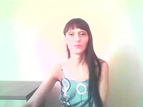 Snapshot of Irivana chatting on 10.20.25 Irivana online show from 10.20.25