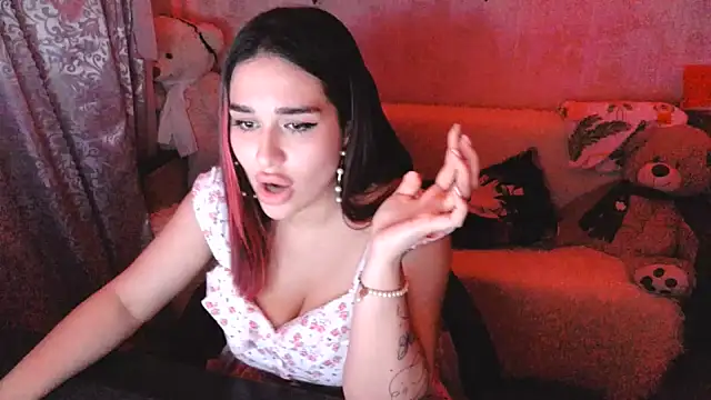 Snapshot of Amireth chatting on 09.23.25 Amireth online show from 09.23.25