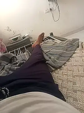 Snapshot of meenahotdarling chatting on 09.25.25 meenahotdarling online show from 09.25.25