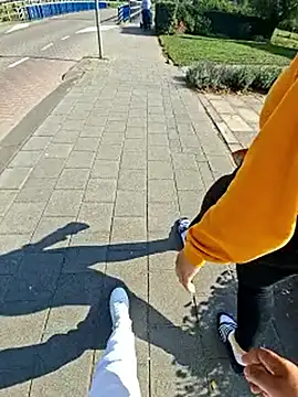 Snapshot of Teealisa chatting on 09.29.25 Teealisa online show from 09.29.25