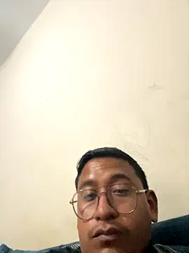 Snapshot of dannybs05 chatting on 10.13.25 dannybs05 online show from 10.13.25