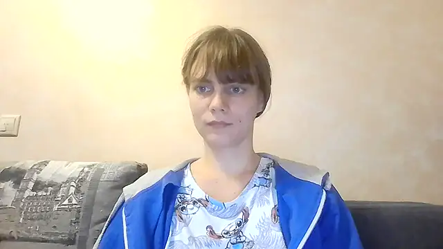 Snapshot of Loriven chatting on 09.27.25 Loriven online show from 09.27.25