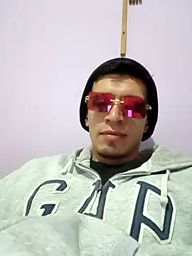 Snapshot of Andyvergagrande chatting on 09.14.25 Andyvergagrande online show from 09.14.25