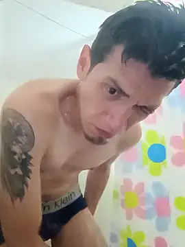 Snapshot of Andyvergagrande chatting on 09.16.25 Andyvergagrande online show from 09.16.25