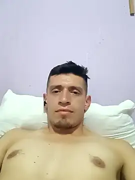 Snapshot of Andyvergagrande chatting on 09.18.25 Andyvergagrande online show from 09.18.25